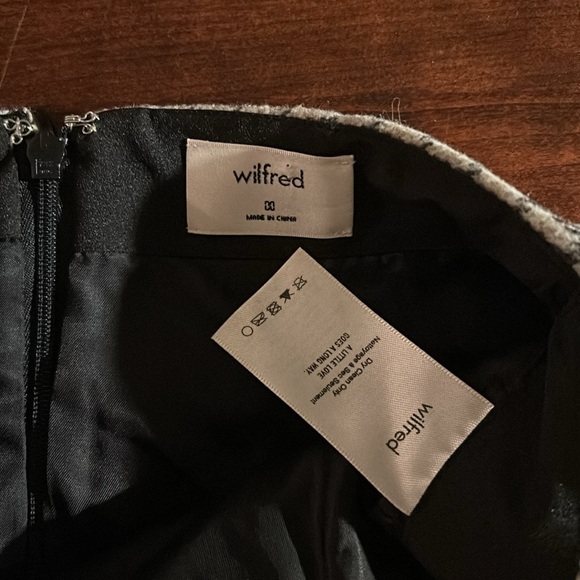 Aritzia Wilfred Wool Cashmere Plaid Tie Front Mini Skirt Holiday Academia - Picture 4 of 5